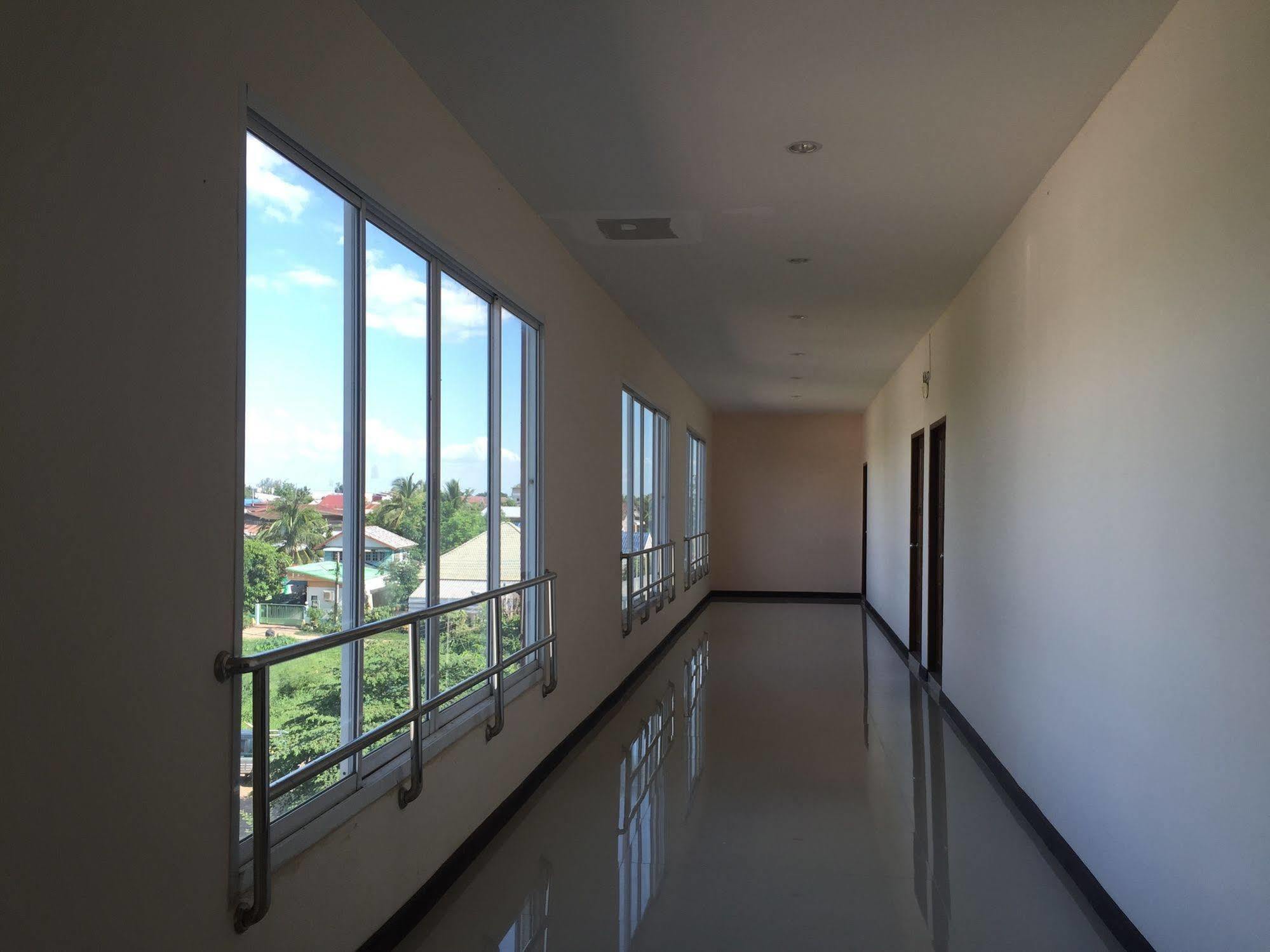 The Family Grand Hotel Udon Thani Ngoại thất bức ảnh